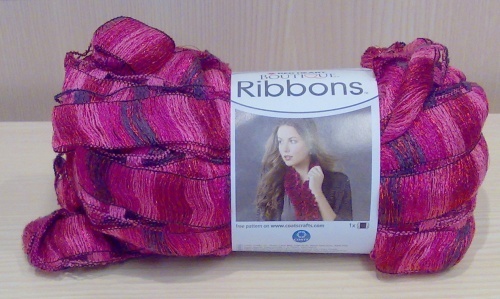 Kapea röyhelöhuivilanka Red Heart Ribbons 100g