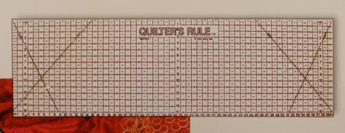 Quilter's Rule Junior viivain 12 x 36 cm karhennetulla alapinnalla