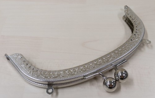 Kukkaro/laukkukehys 15x6,5cm kaareva koristekehys, väri nikkeli