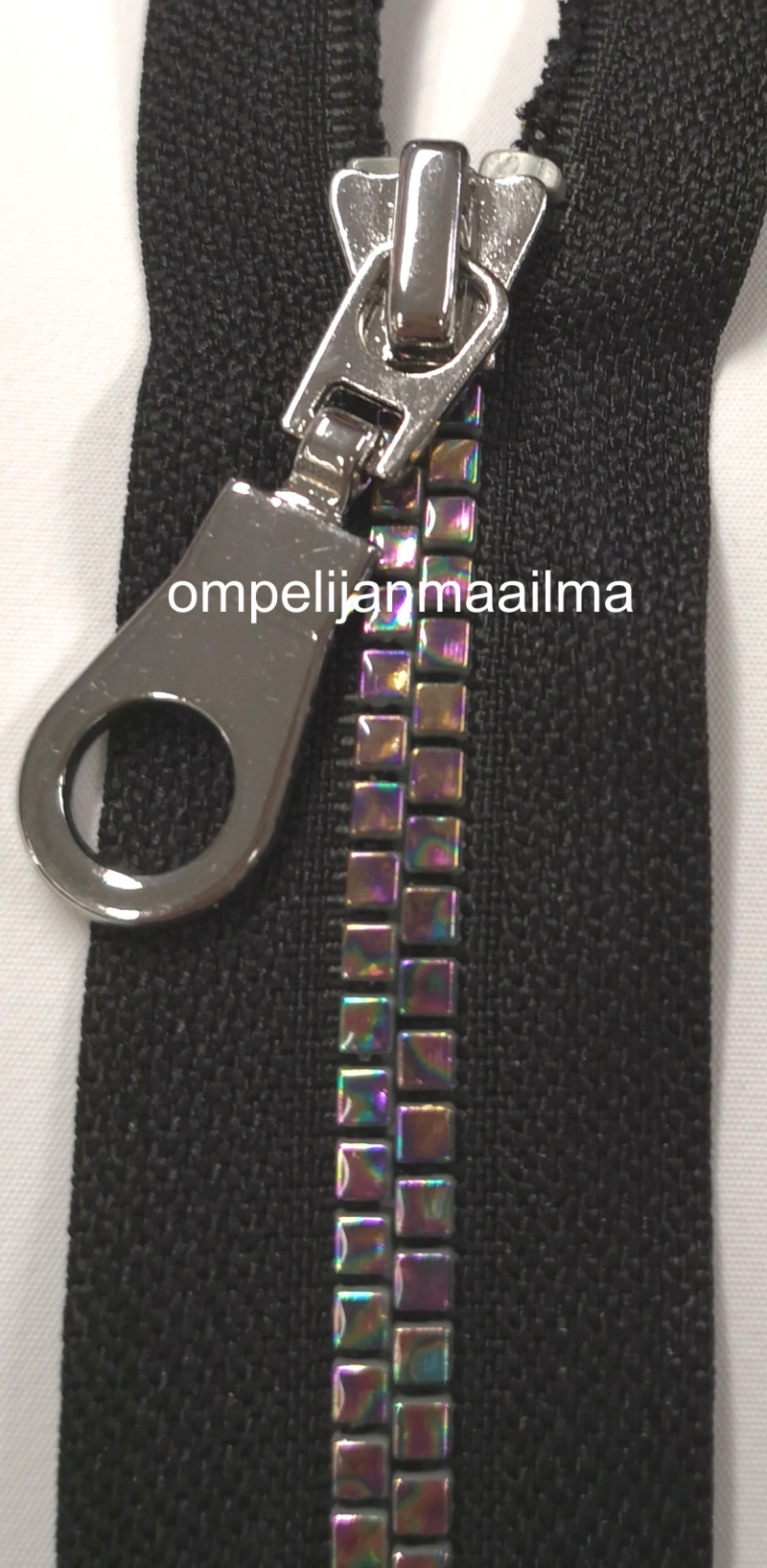 Koristeketju moniväri